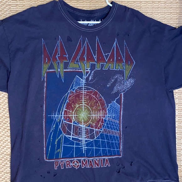urban outfitters def leppard t shirt
